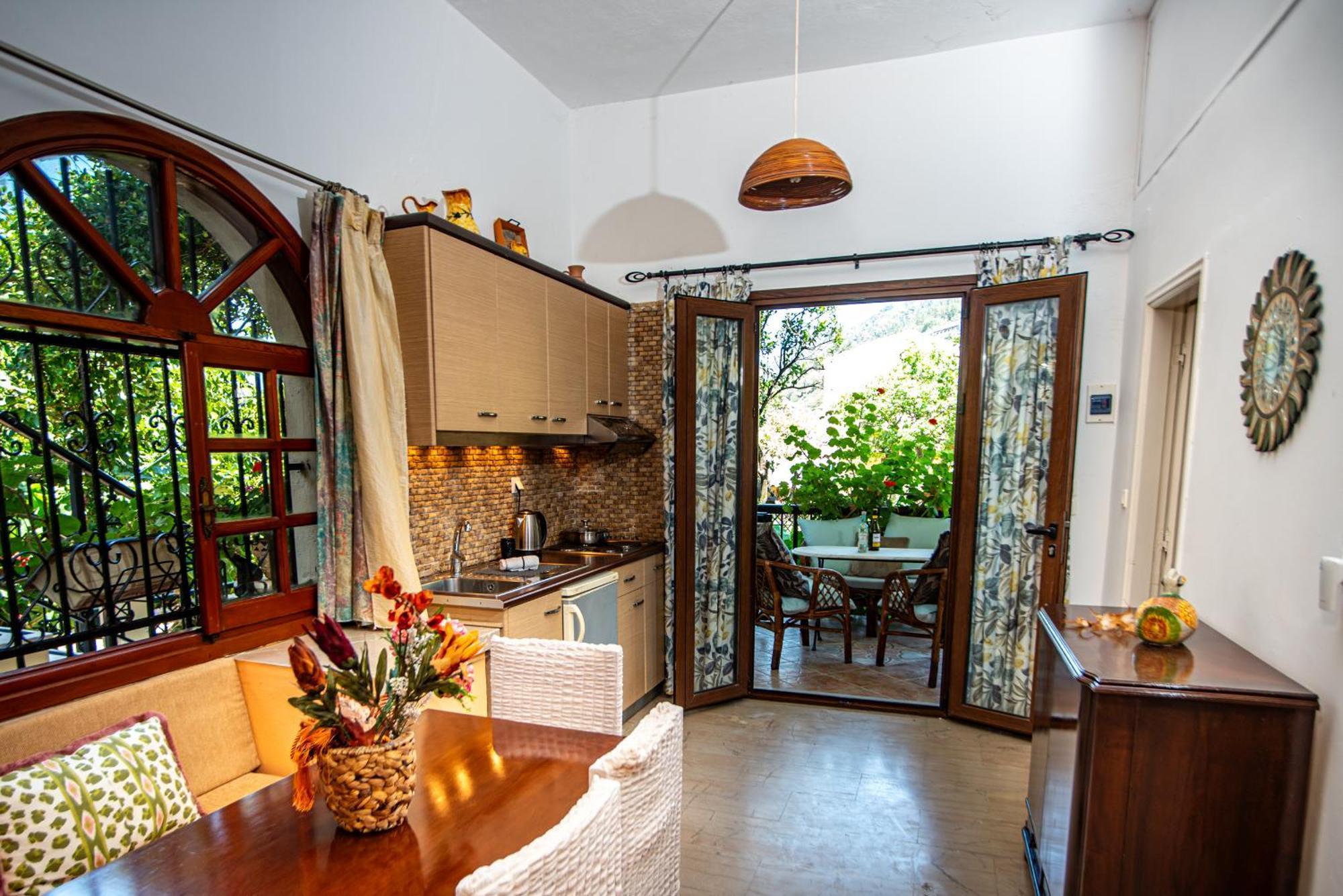 Tholeto Apartments อากิออส กอร์ดิออส ภายนอก รูปภาพ